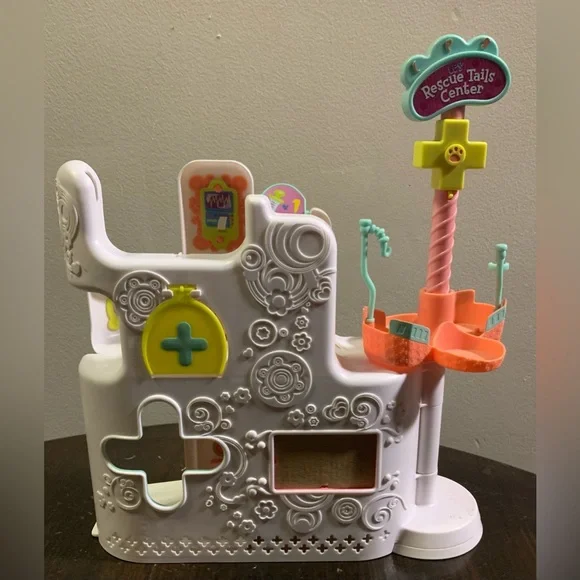 Hasbro Littlest Pet Shop Rescue Tails Center Playset That Spins And Works - Picture 2 of 3
